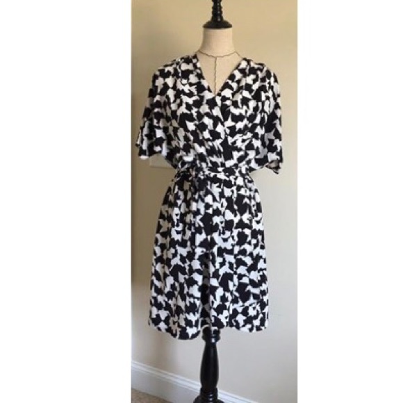 Anthropologie Dresses & Skirts - Donna Morgan faux wrap dress from Anthro Size 8